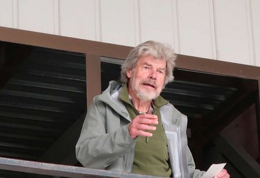 Reinhold Messner bei seiner Rede.