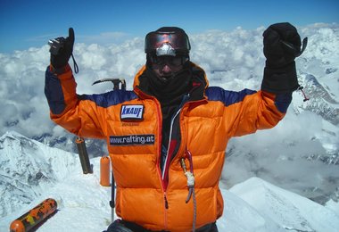 Christian Stangl nach 16 h auf dem Gipfel des Everests