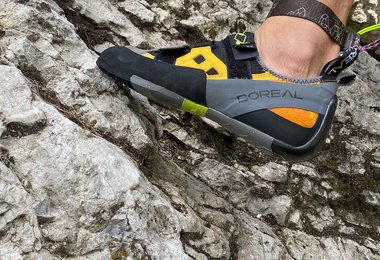 Bei Mehrseillängentouren verwenden wir den Boreal Silex mit einem Multipitch Shoekeeper