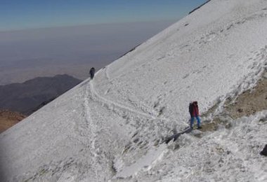Die lange Traverse beim Aufstieg zum Chachani (6075 m)