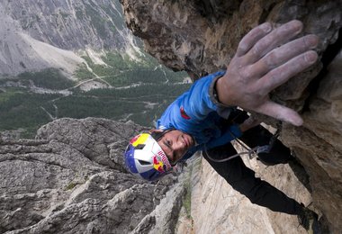 David Lama in Safety Discussion © ASP Red Bull - F.Klingler