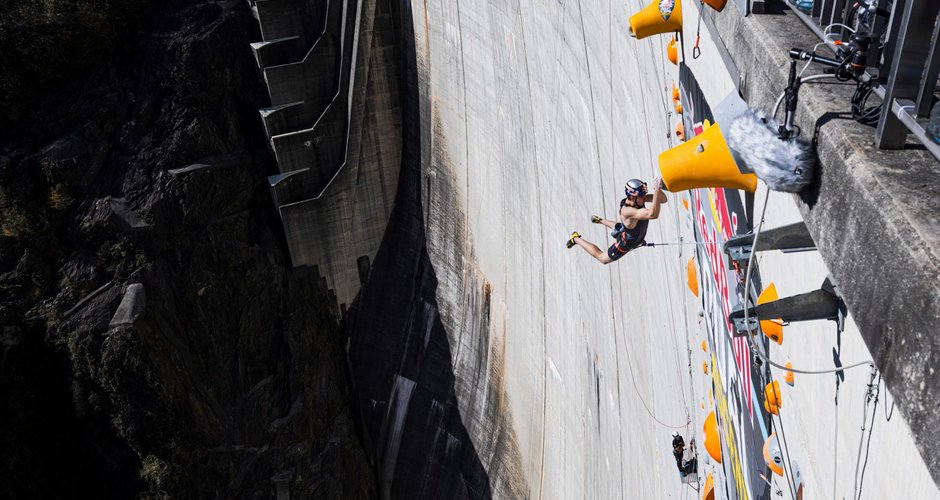 Darius Rapa of Romania climbs the 180m multi-pitch man made route at the Verzasca Dam during the final of Red Bull Dual Ascent in Verzasca, Switzerland on November 02, 2024. (c) Matteo Mocellin / Red Bull Content Pool