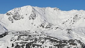 Seekarschneid mit dem markanten Osthang (links)