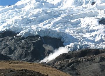 die zerfurchten Gletscher der Cordillera Apolobamba
