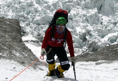 Gerfried Goschl beim Aufstieg am Hidden Peak