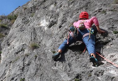 Der Twin hängt ganz unscheinbar am Klettergurt (Geierwand Tirol).