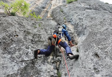 Beim Klettern macht sich das geringe Gewicht des Arc‘teryx Vertex Alpine GTX bezahlt