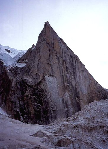 Little Shipton mit seiner 500 m hohen Ostwand